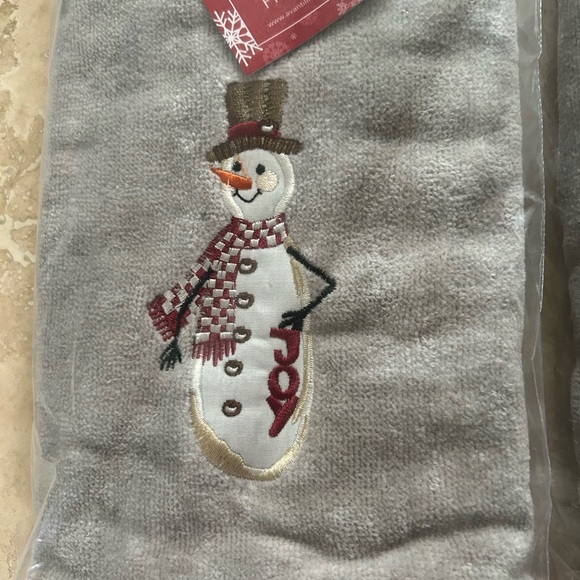 Avanti Home Hand & Bath Towel Set Snowman Holiday Christmas Cardinals Gray Red - Picture 3 of 7